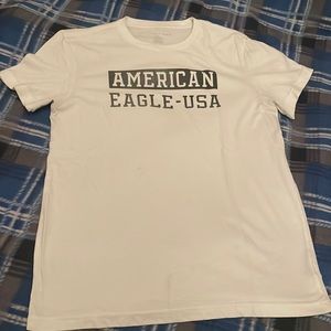 American Eagle tshirt
